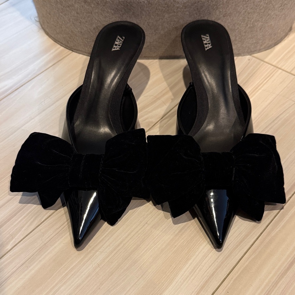 Zara Black Velvet Bow heel